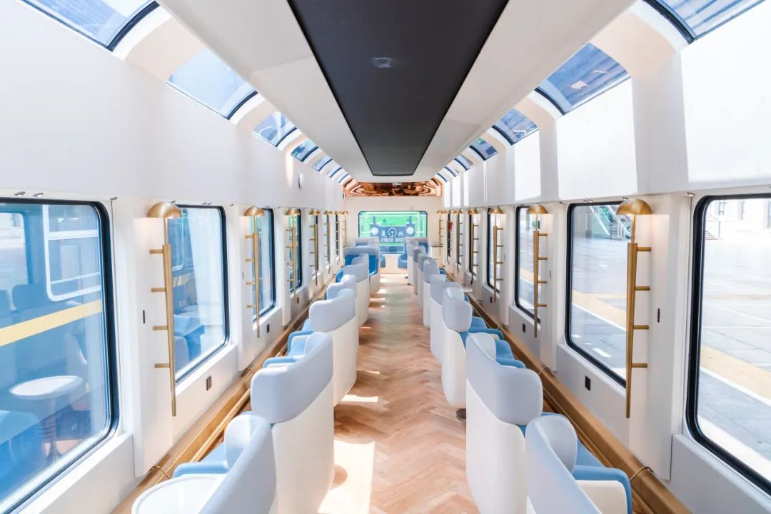 京津冀首列全景觀光旅游列車“星光·燕趙號”